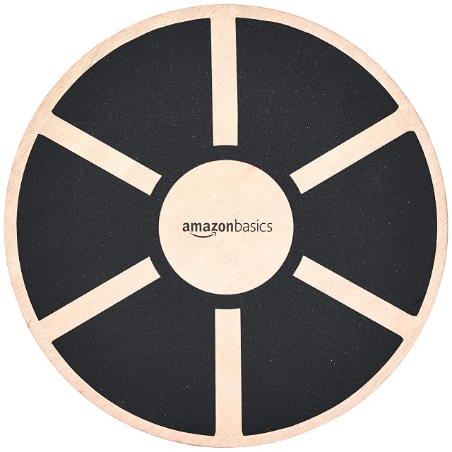 Tavola di equilibrio rotonda in legno Amazon Basics, superficie di presa nera tagliata in sei spicchi attorno a un mozzo nudo